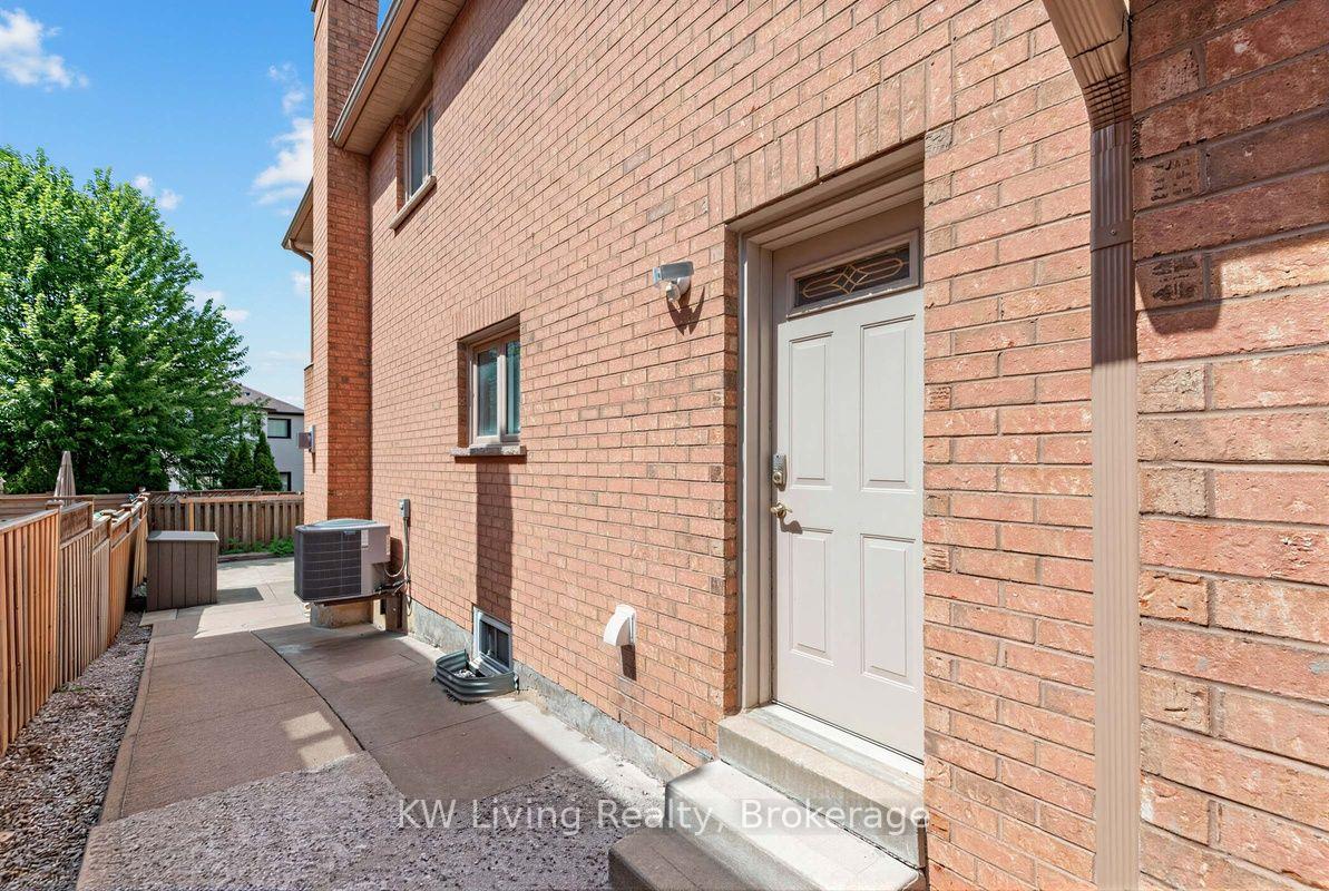 Photo 43 of 7570 Kipling Avenue, Vaughan, West Woodbridge — HOMEH