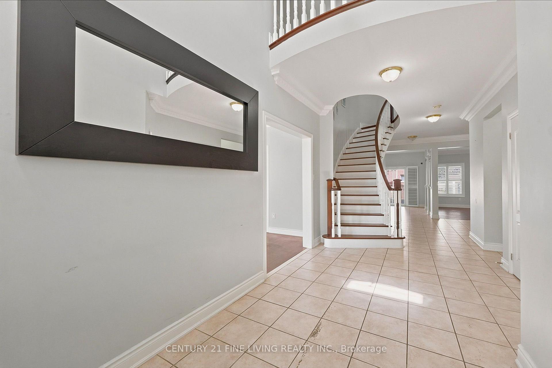 Photo 3 of 38 Eiffel Boulevard, Brampton, Vales of Castlemore — HOMEH