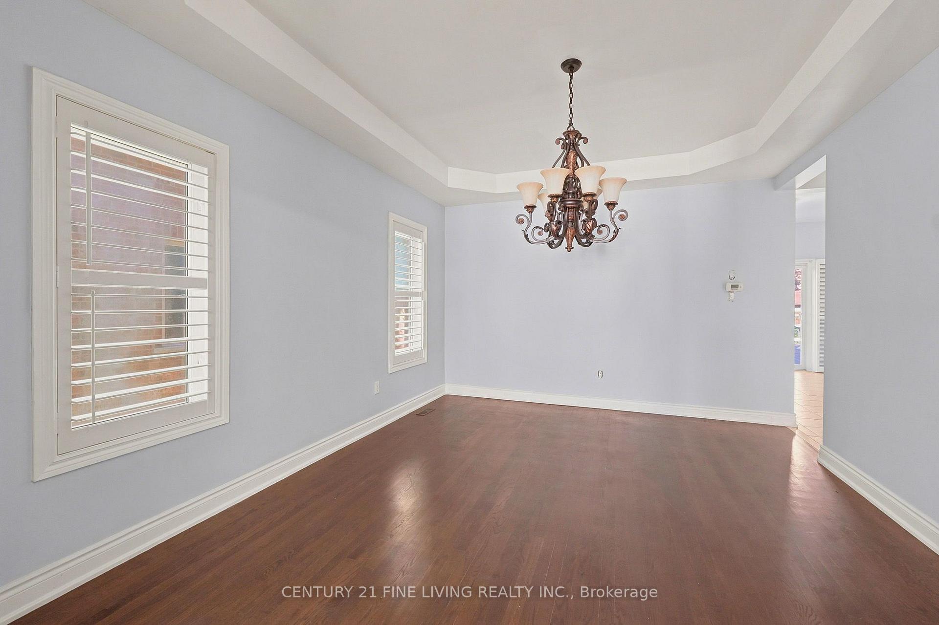 Photo 7 of 38 Eiffel Boulevard, Brampton, Vales of Castlemore — HOMEH