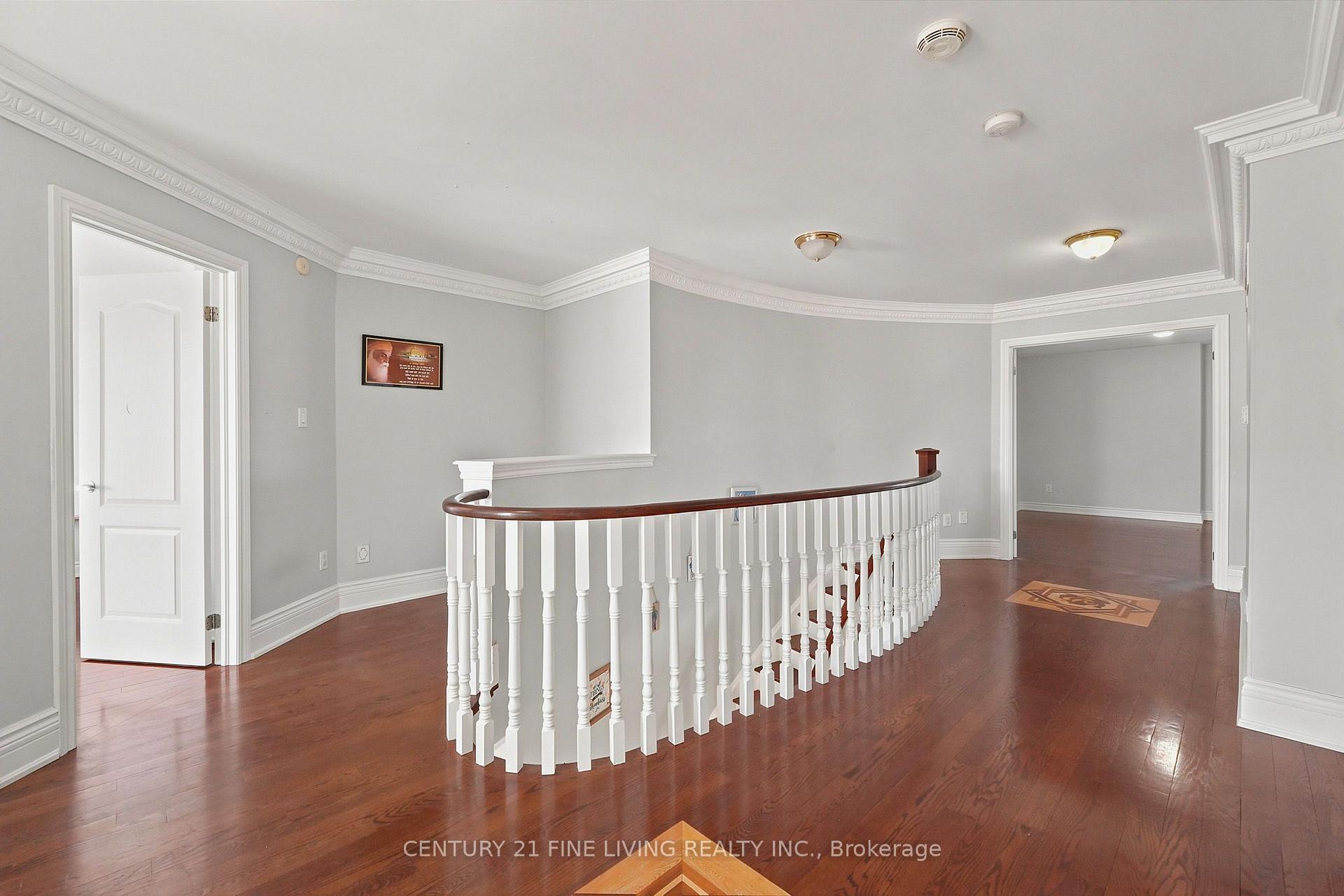 Photo 18 of 38 Eiffel Boulevard, Brampton, Vales of Castlemore — HOMEH