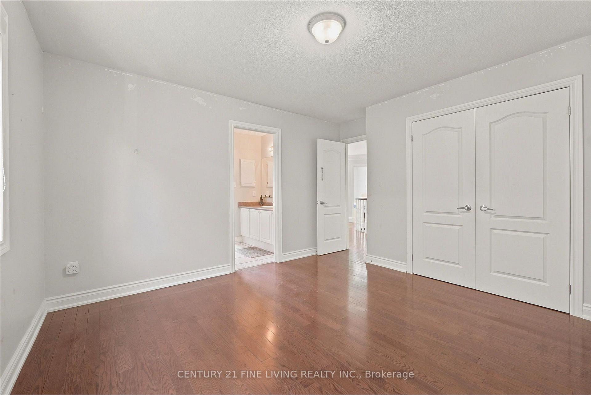 Photo 24 of 38 Eiffel Boulevard, Brampton, Vales of Castlemore — HOMEH