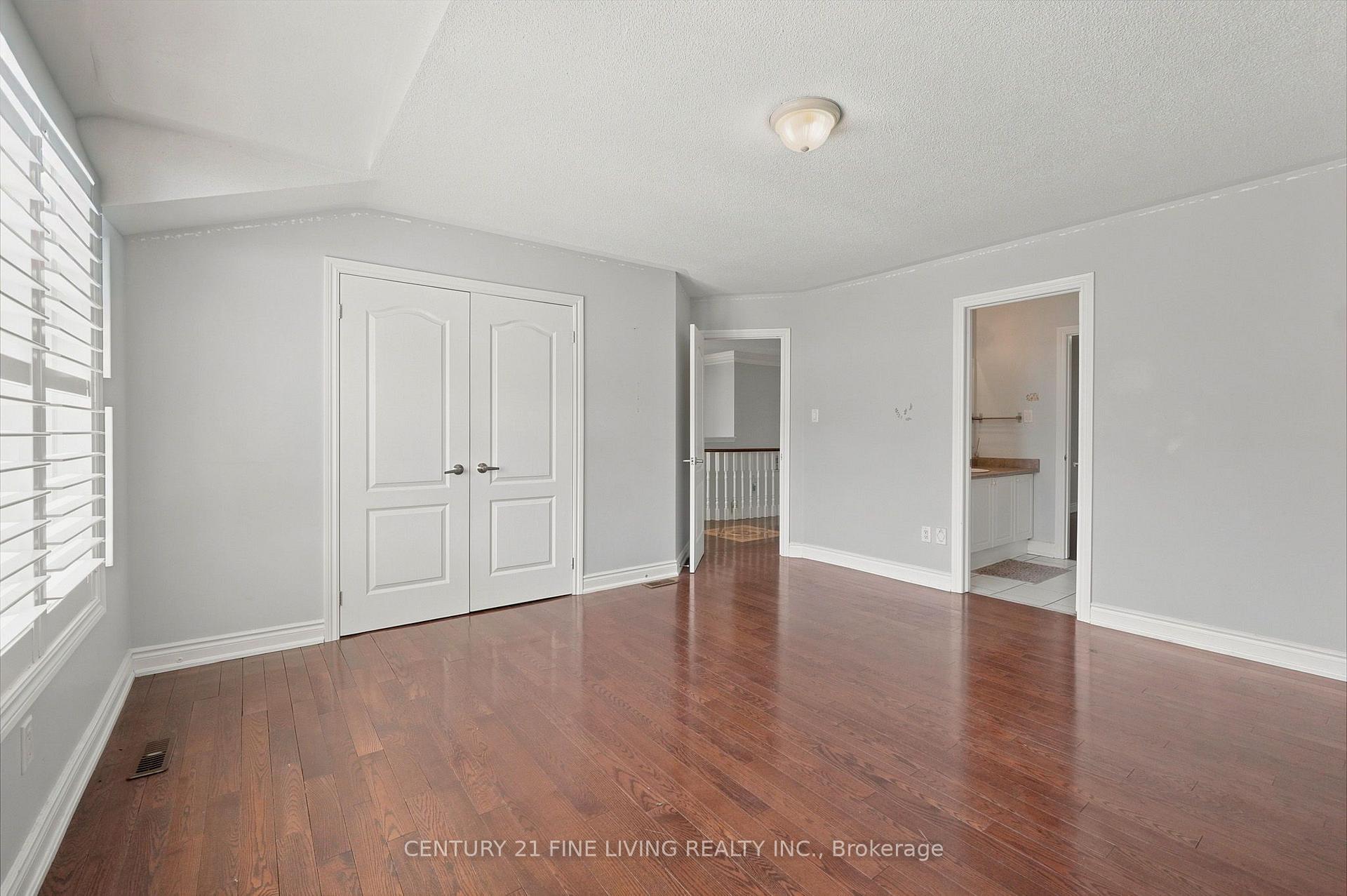 Photo 26 of 38 Eiffel Boulevard, Brampton, Vales of Castlemore — HOMEH