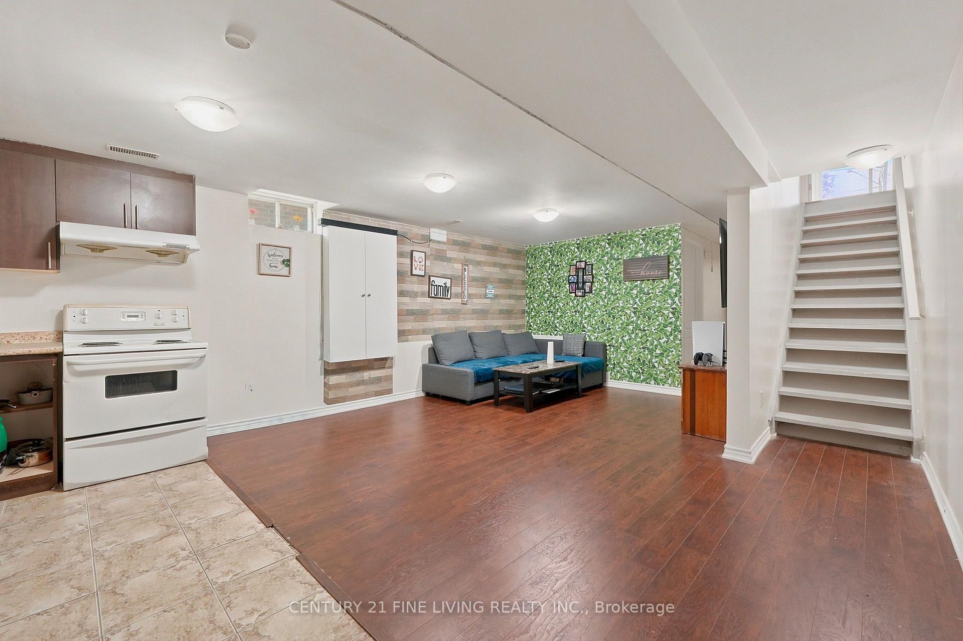 Photo 28 of 38 Eiffel Boulevard, Brampton, Vales of Castlemore — HOMEH