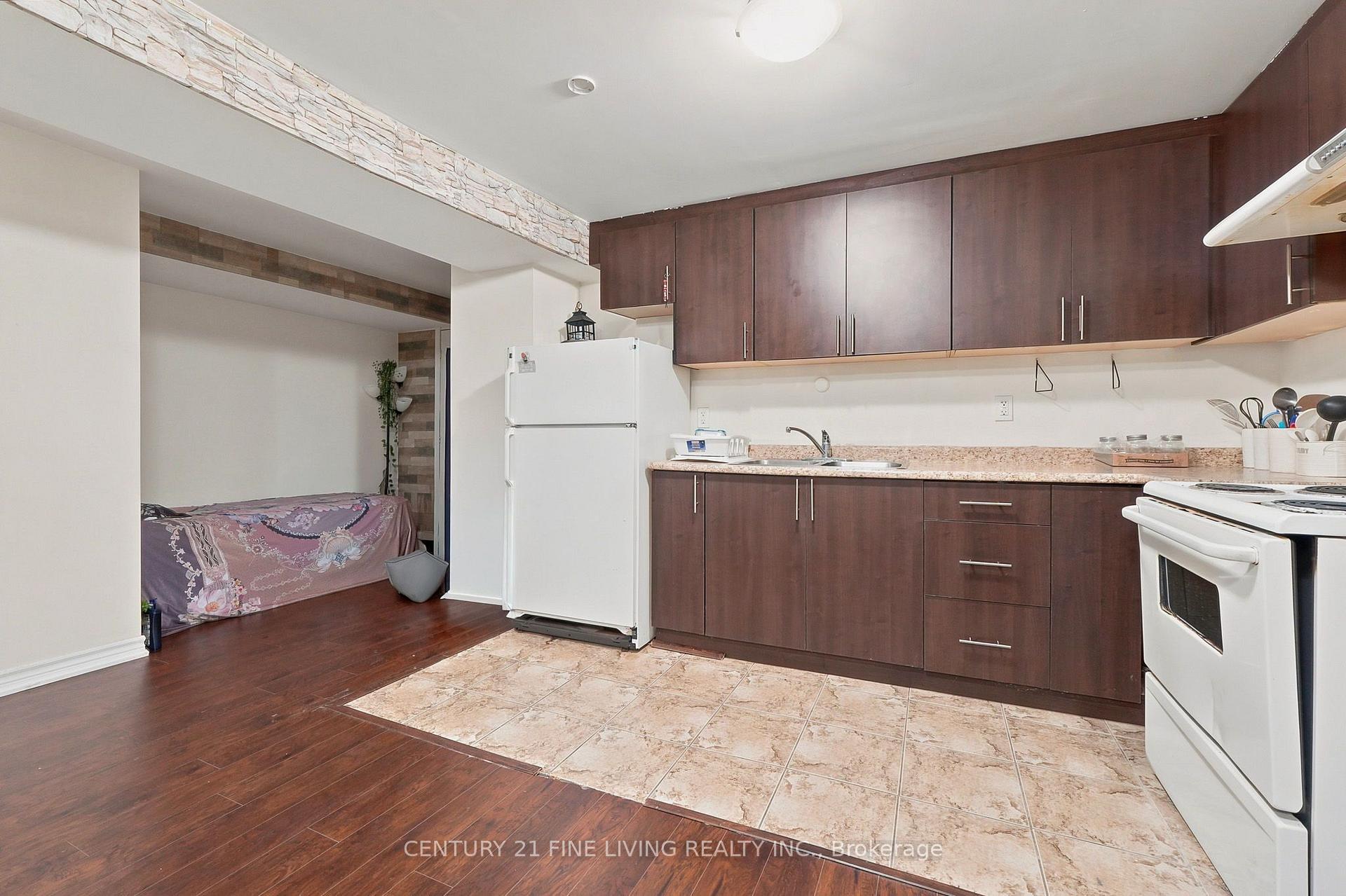 Photo 30 of 38 Eiffel Boulevard, Brampton, Vales of Castlemore — HOMEH