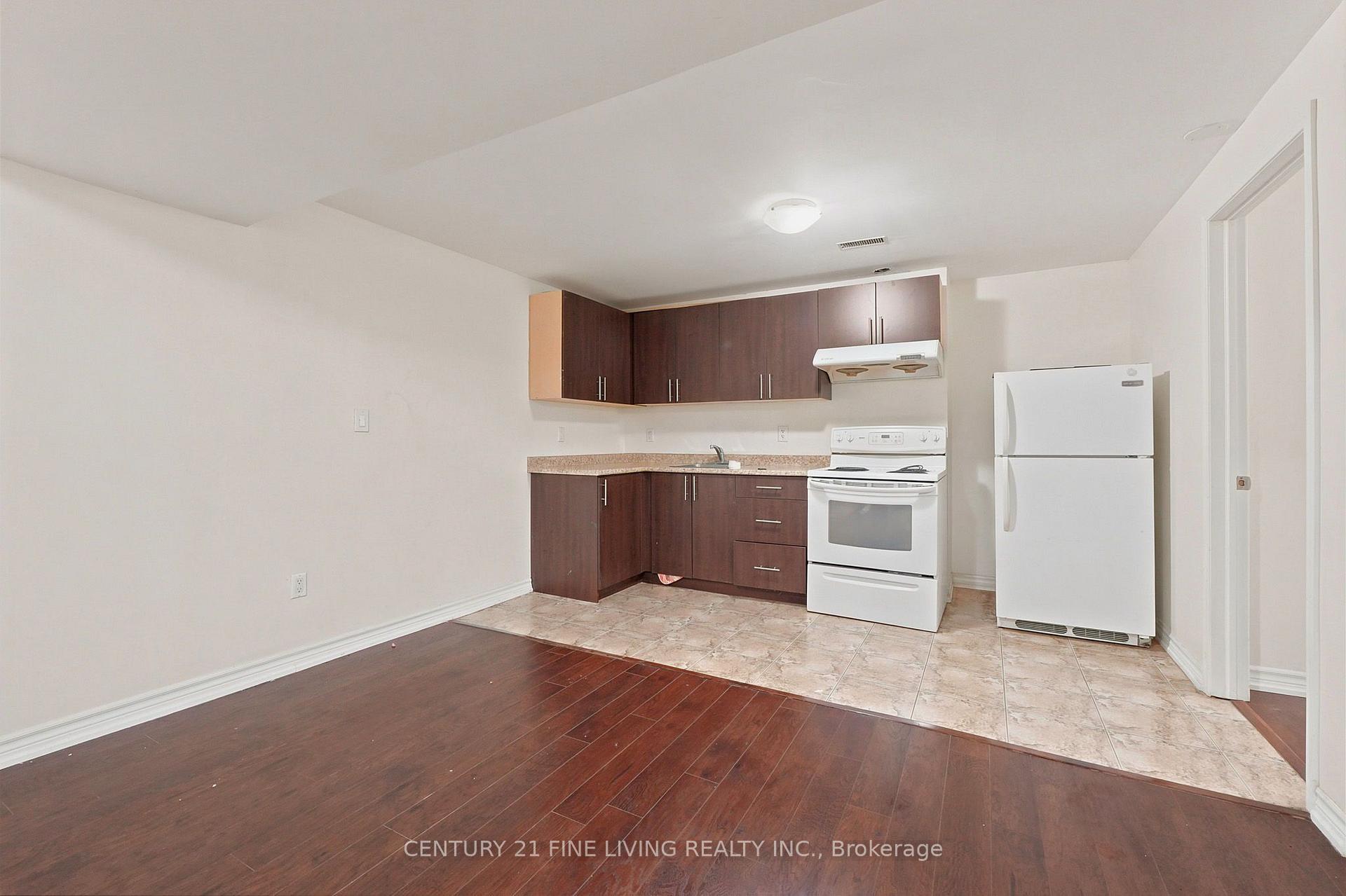 Photo 33 of 38 Eiffel Boulevard, Brampton, Vales of Castlemore — HOMEH
