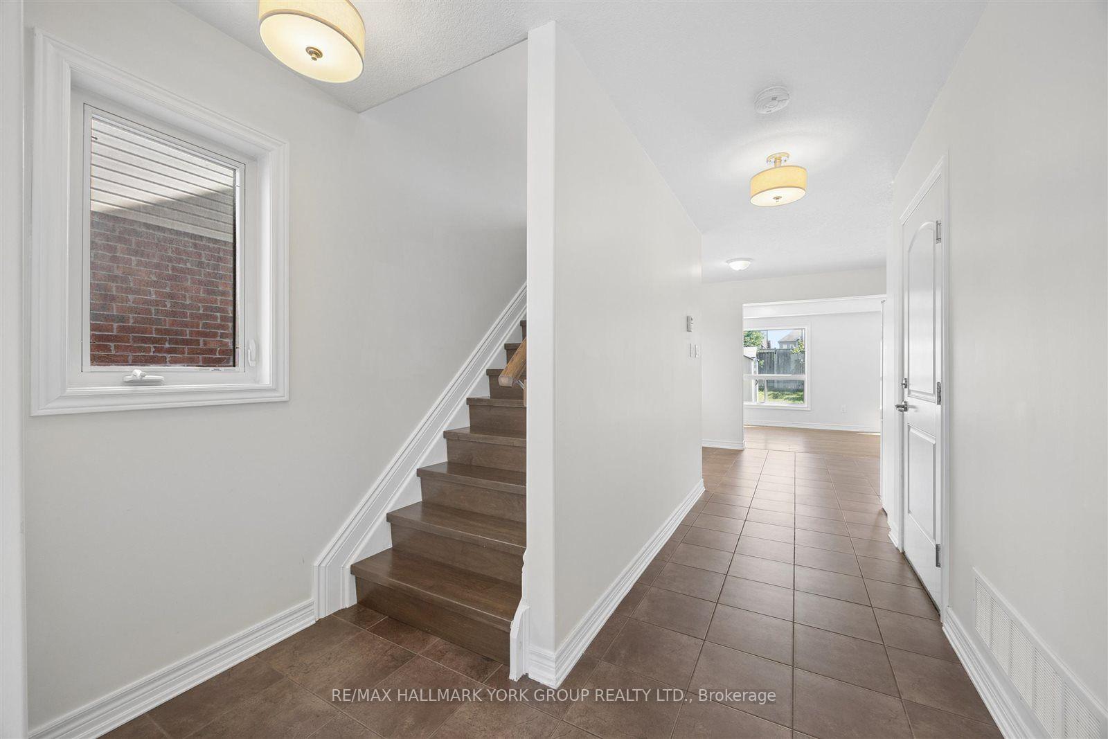 Photo 8 of 132 Banting Crescent, Essa, Angus — HOMEH