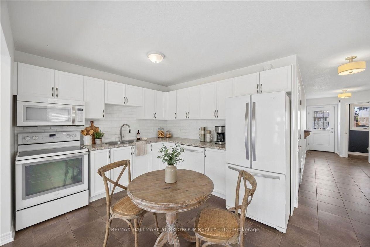 Photo 12 of 132 Banting Crescent, Essa, Angus — HOMEH