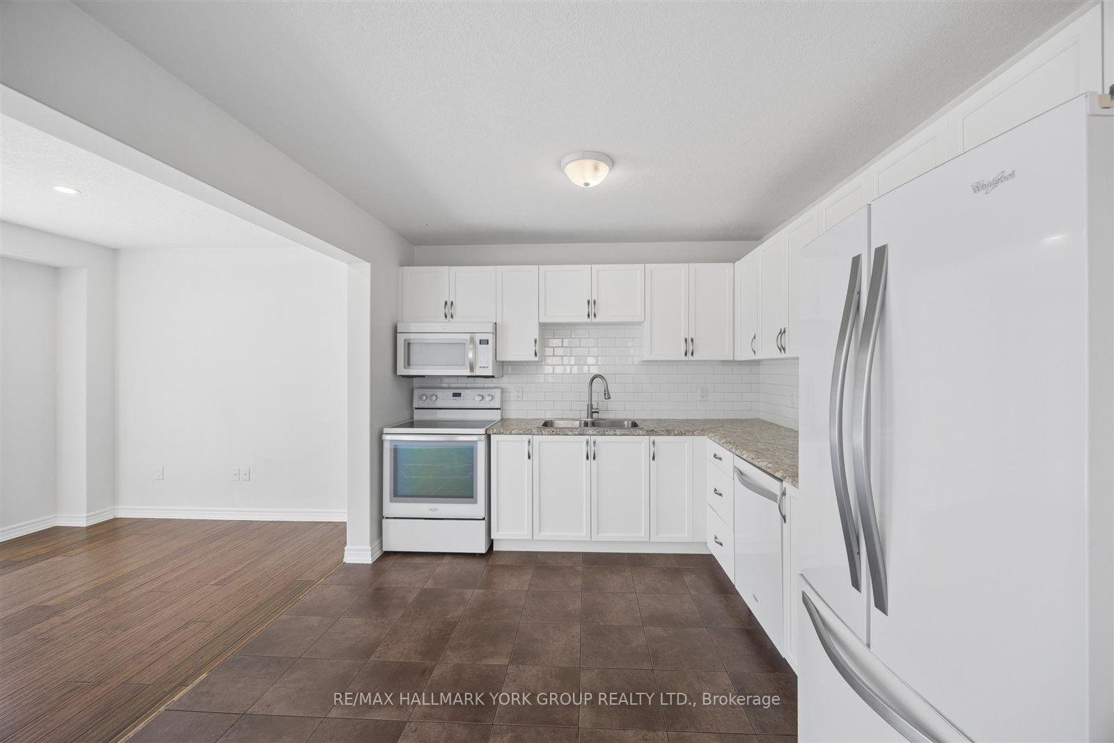 Photo 13 of 132 Banting Crescent, Essa, Angus — HOMEH