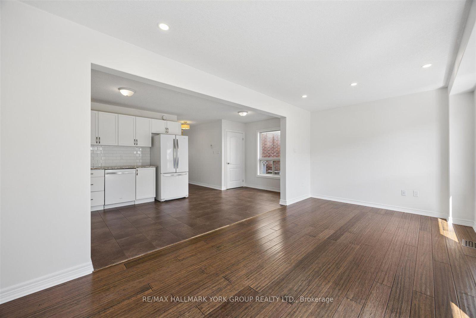 Photo 16 of 132 Banting Crescent, Essa, Angus — HOMEH