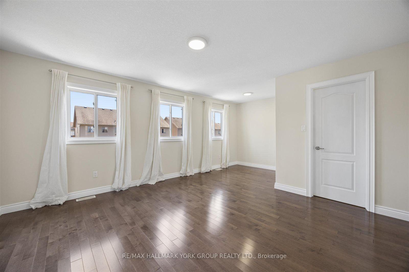 Photo 19 of 132 Banting Crescent, Essa, Angus — HOMEH