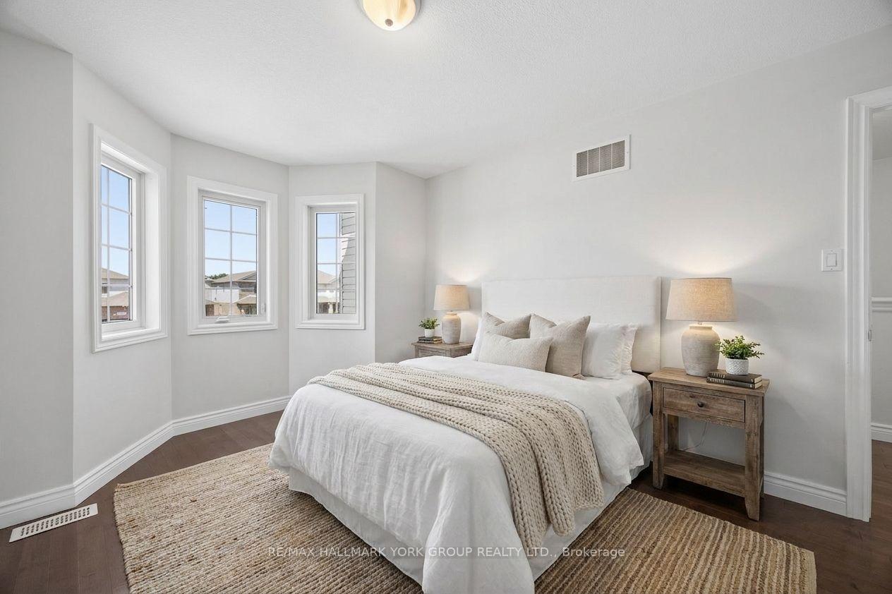 Photo 23 of 132 Banting Crescent, Essa, Angus — HOMEH