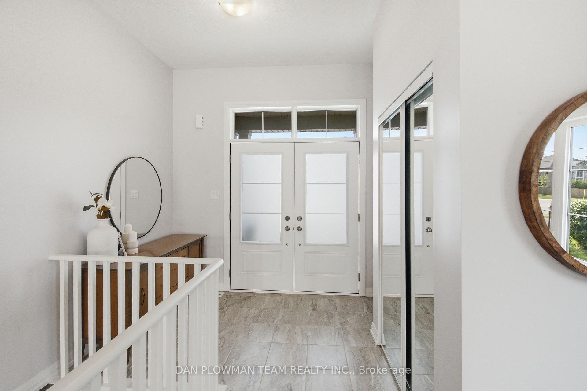 Photo 4 of 2 Holtby Court, Scugog, Port Perry — HOMEH