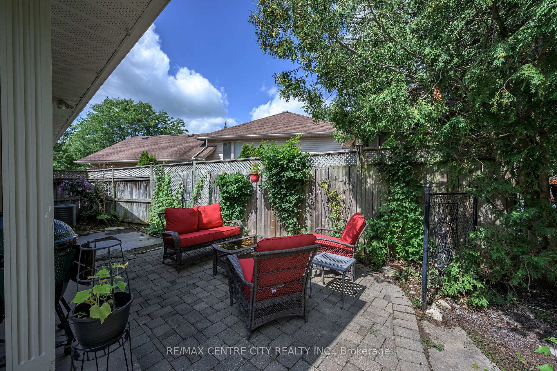 Photo 3 of 176 Optimist Park Drive, London, South K — HOMEH