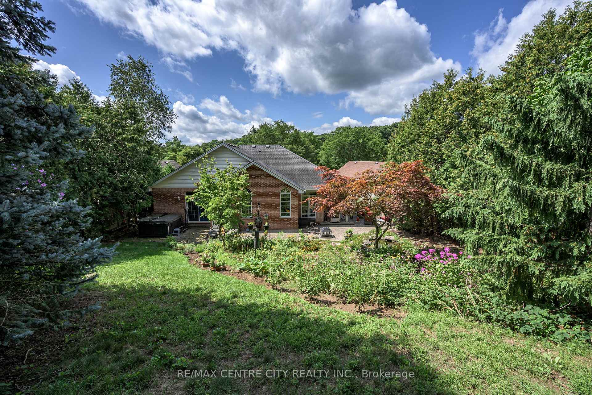 Photo 39 of 176 Optimist Park Drive, London, South K — HOMEH