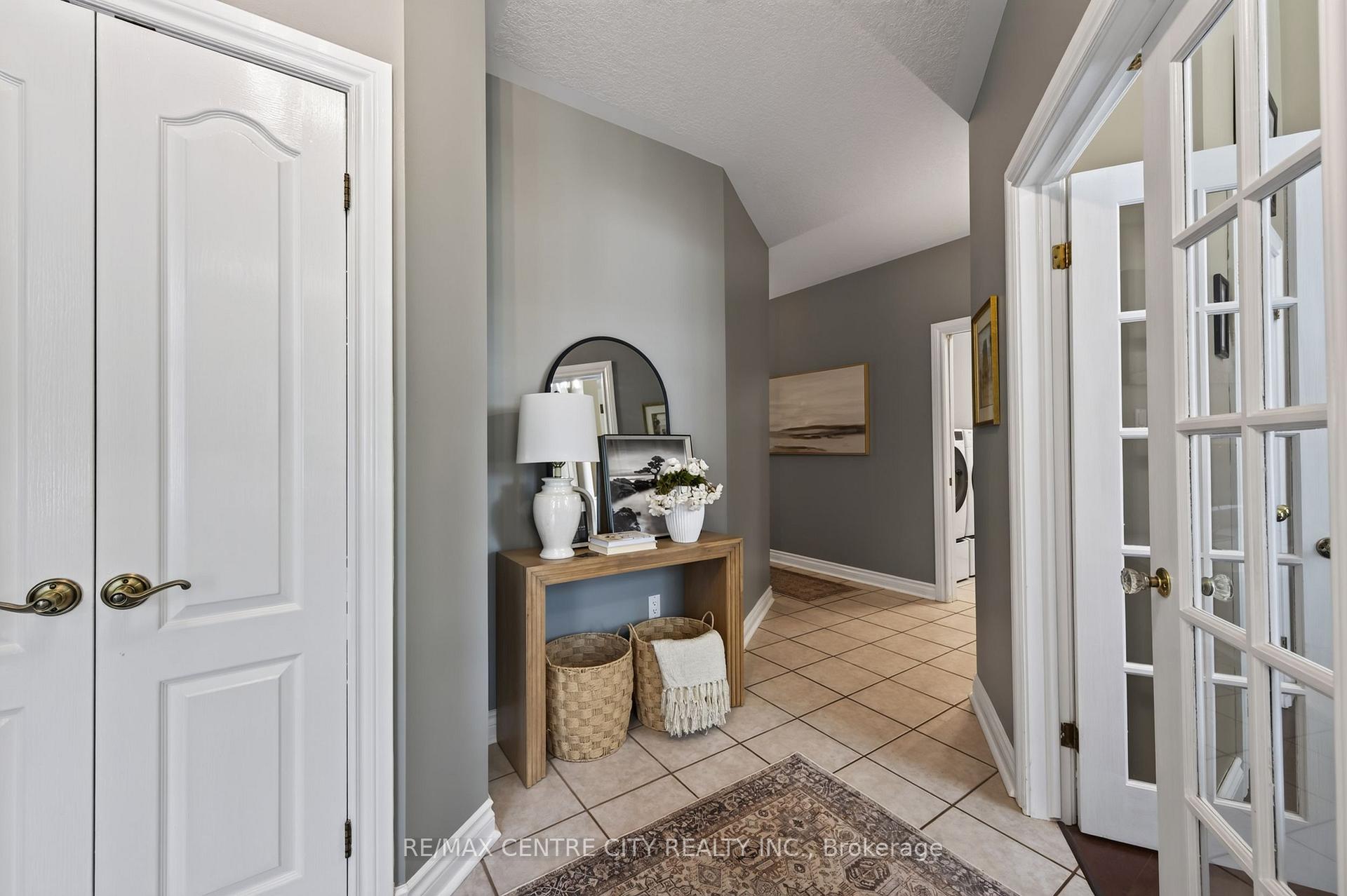 Photo 4 of 176 Optimist Park Drive, London, South K — HOMEH