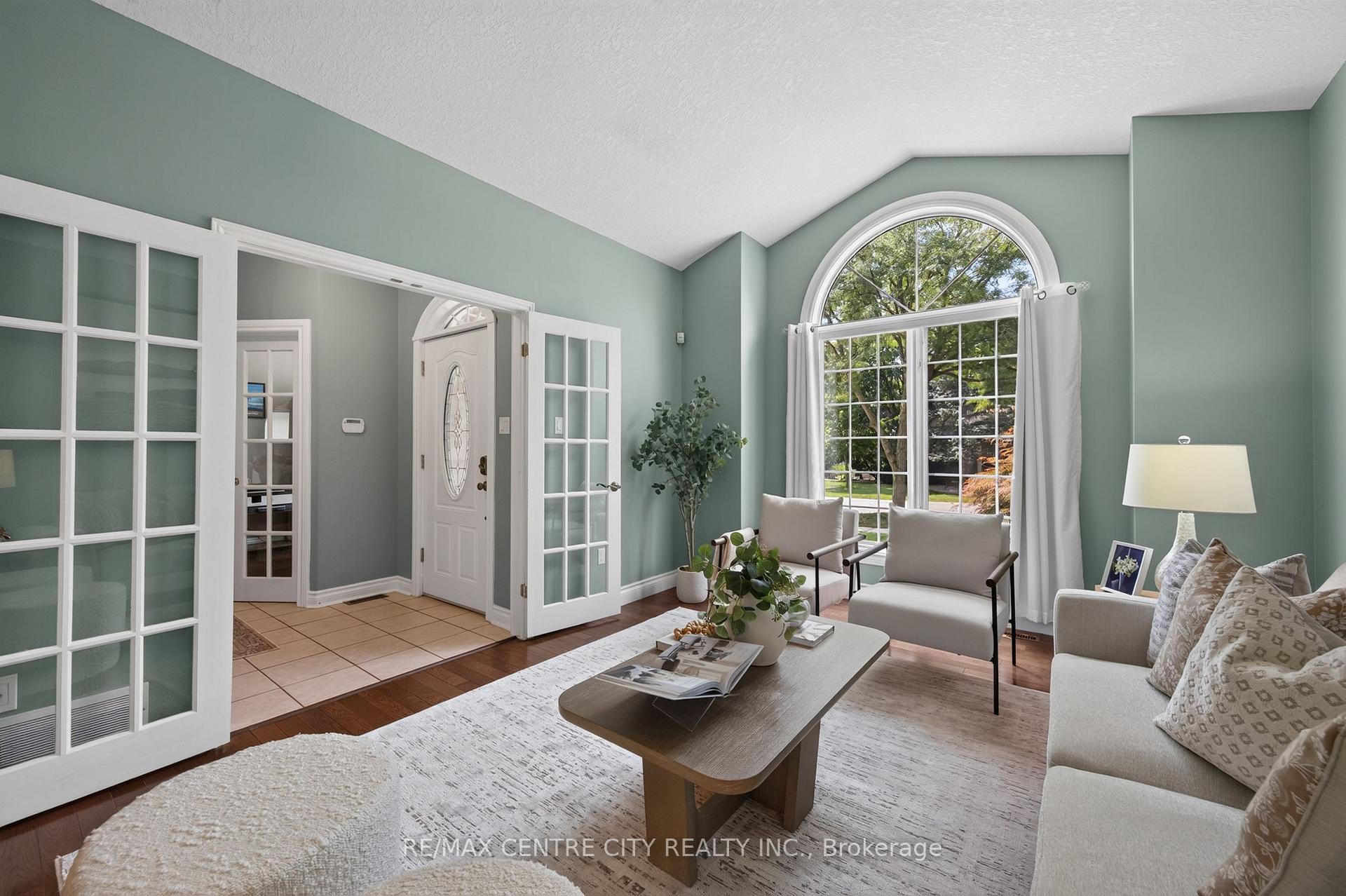Photo 8 of 176 Optimist Park Drive, London, South K — HOMEH