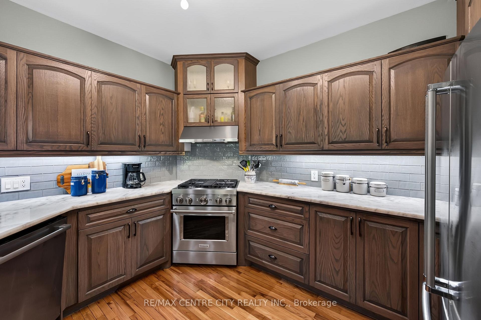 Photo 18 of 176 Optimist Park Drive, London, South K — HOMEH
