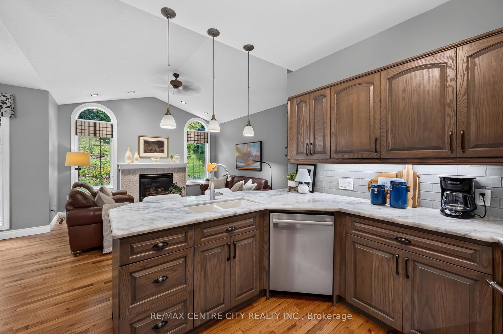 Photo 19 of 176 Optimist Park Drive, London, South K — HOMEH