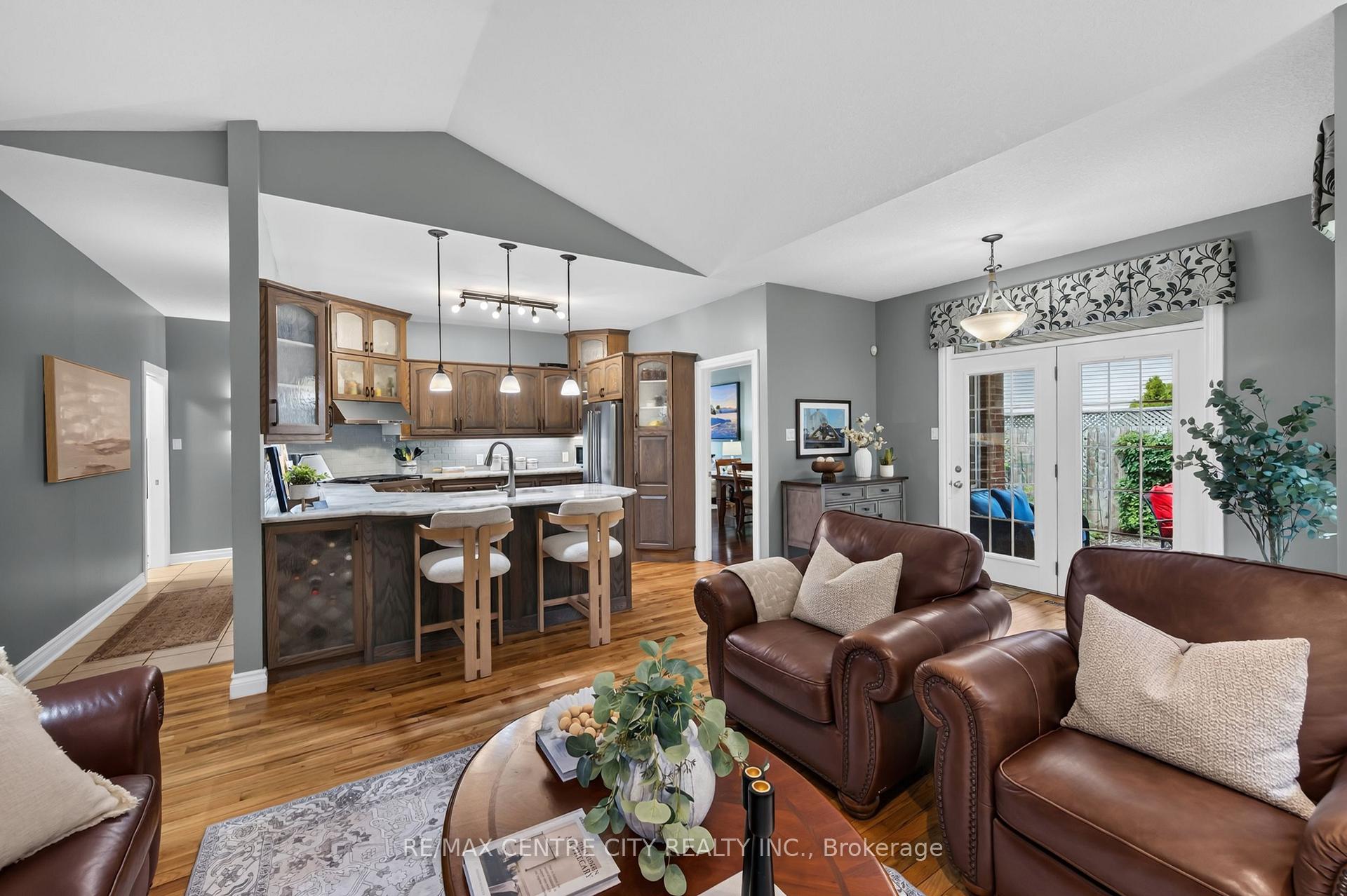 Photo 21 of 176 Optimist Park Drive, London, South K — HOMEH
