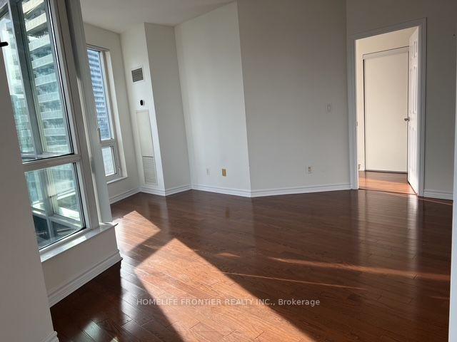Photo 4 of Unit 1105, 18 Holmes Avenue, North York, Willowdale East — HOMEH
