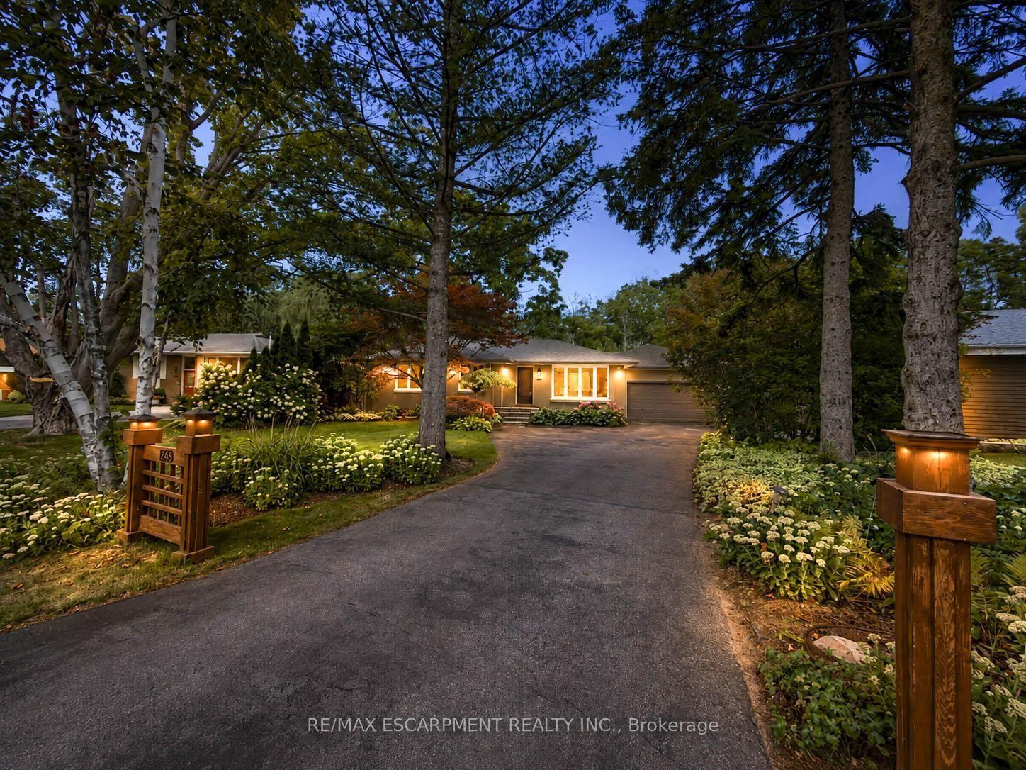 Photo 3 of 1239 Baldwin Drive, Oakville, Morrison — HOMEH