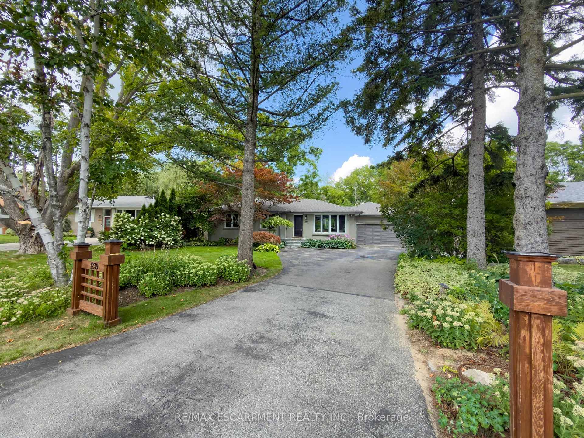 Photo 7 of 1239 Baldwin Drive, Oakville, Morrison — HOMEH