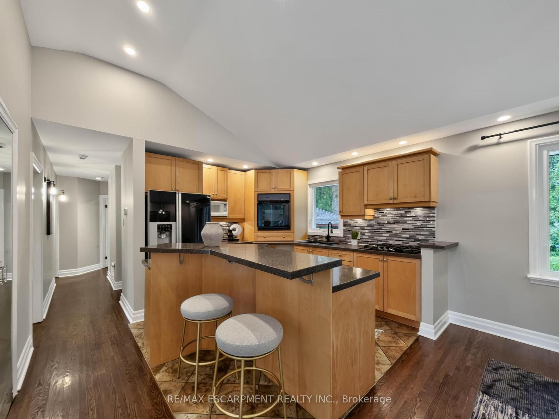 Photo 20 of 1239 Baldwin Drive, Oakville, Morrison — HOMEH