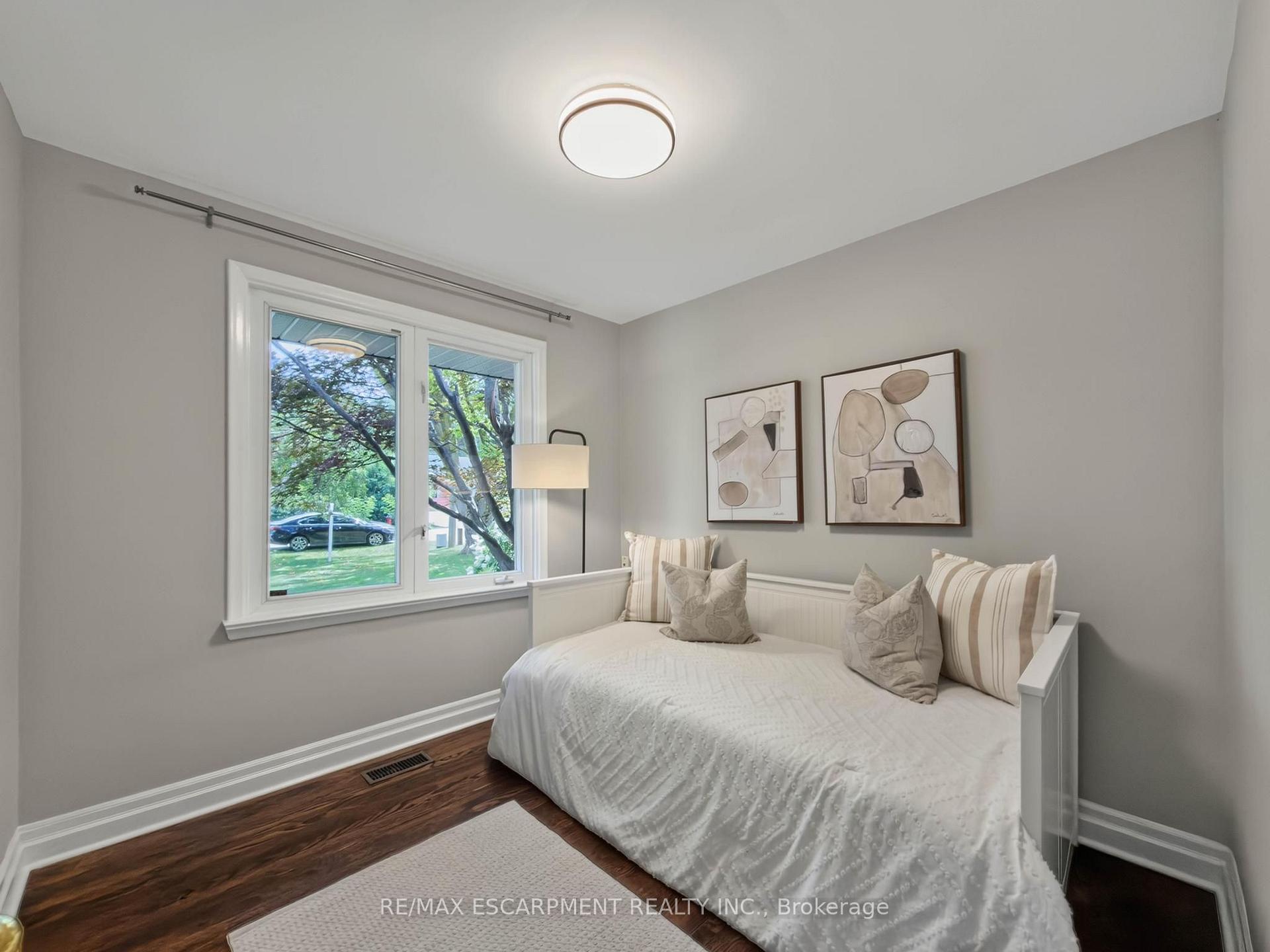 Photo 31 of 1239 Baldwin Drive, Oakville, Morrison — HOMEH