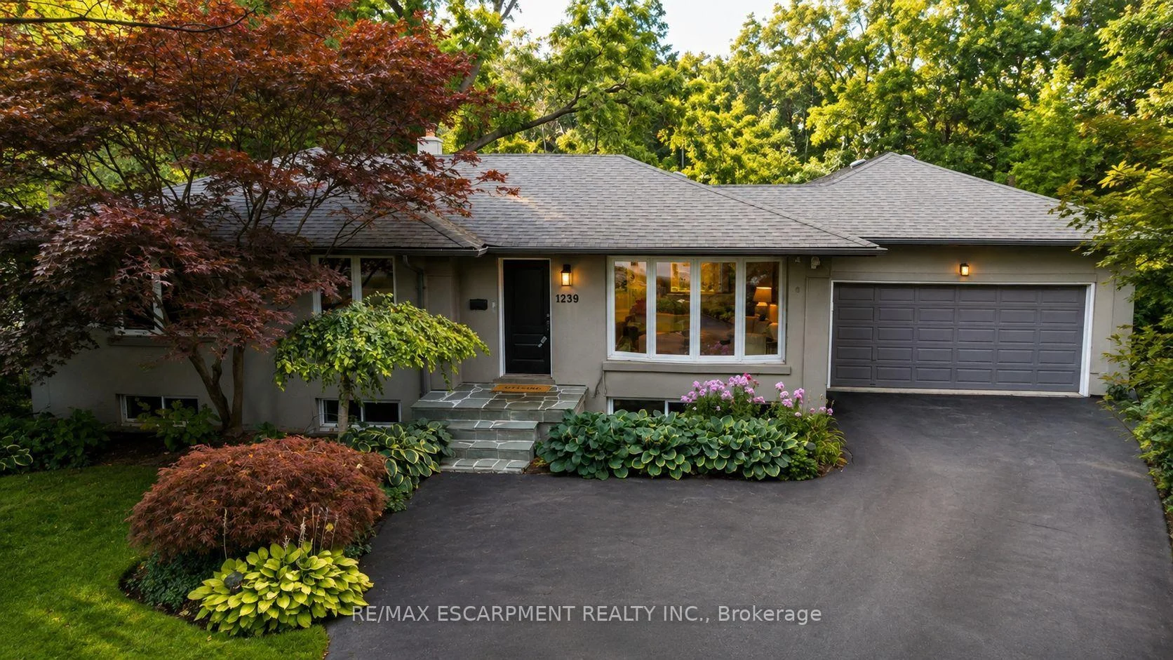 Photo 5 of 1239 Baldwin Drive, Oakville, Morrison — HOMEH