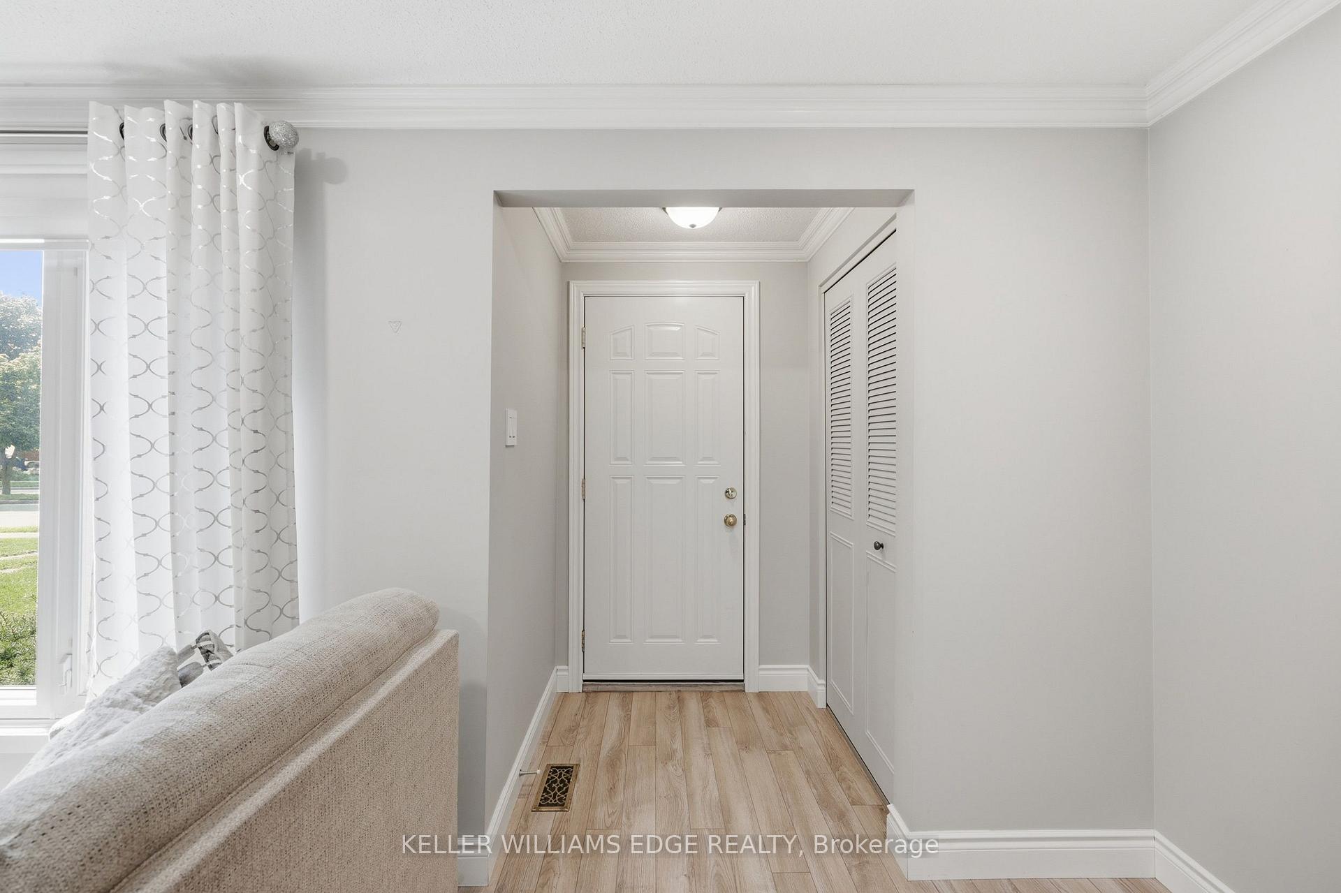 Photo 3 of 25 Flint Drive, Kitchener, Alpine — HOMEH