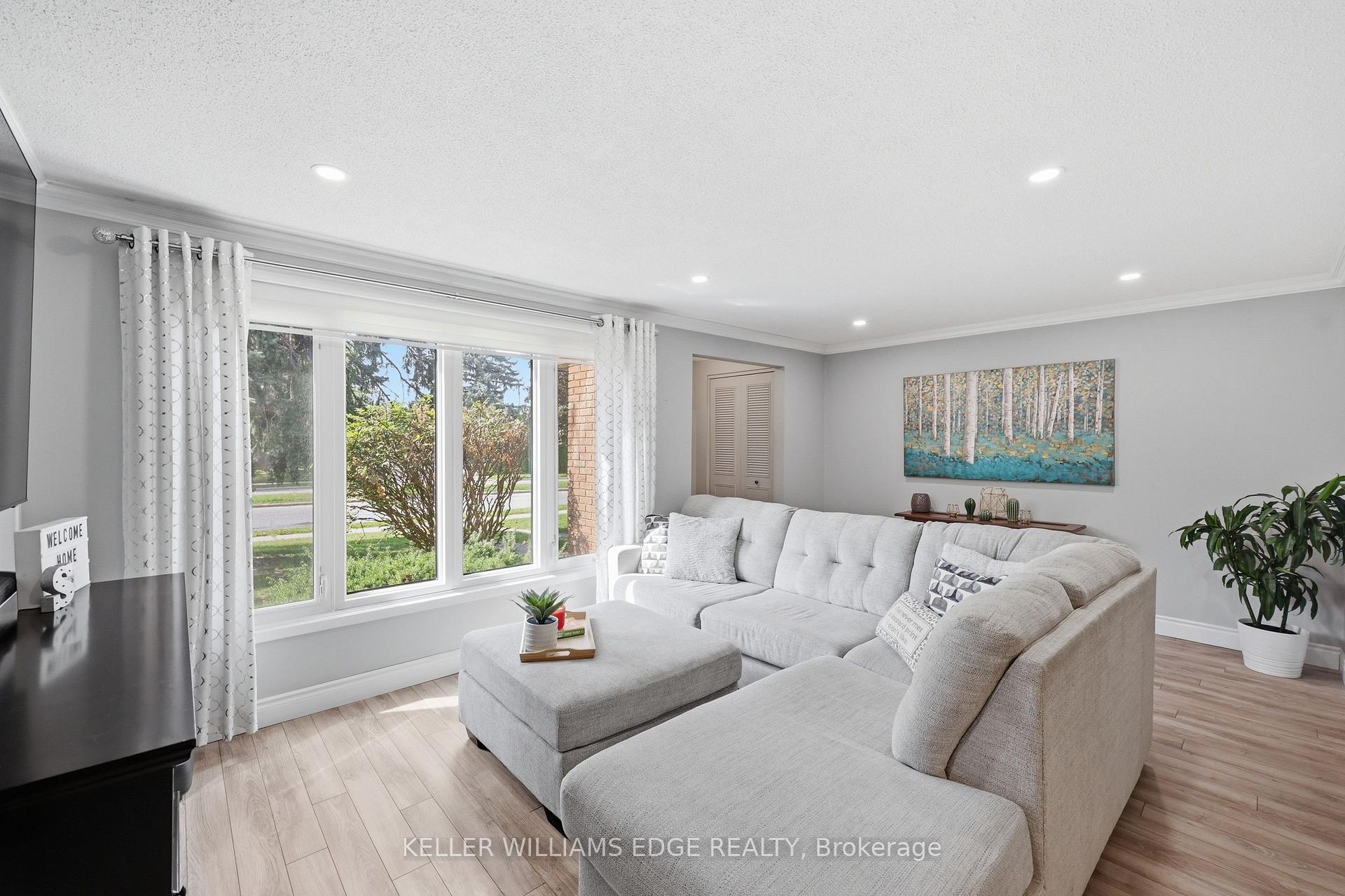Photo 7 of 25 Flint Drive, Kitchener, Alpine — HOMEH