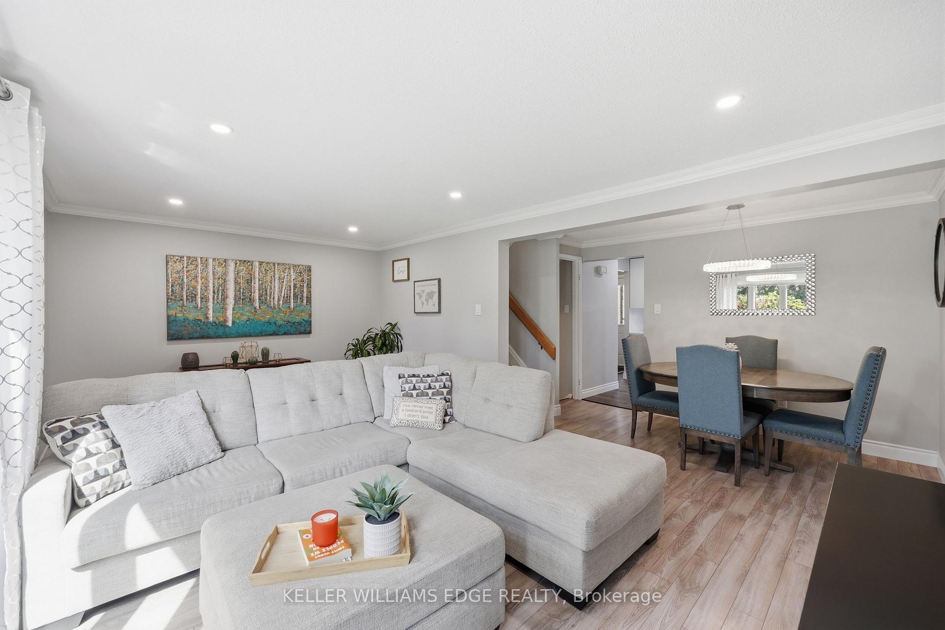 Photo 8 of 25 Flint Drive, Kitchener, Alpine — HOMEH