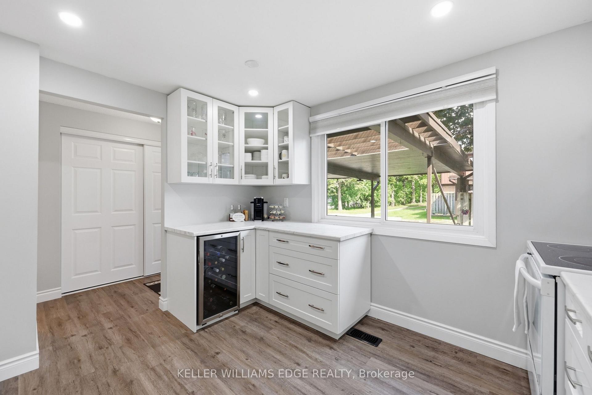 Photo 13 of 25 Flint Drive, Kitchener, Alpine — HOMEH