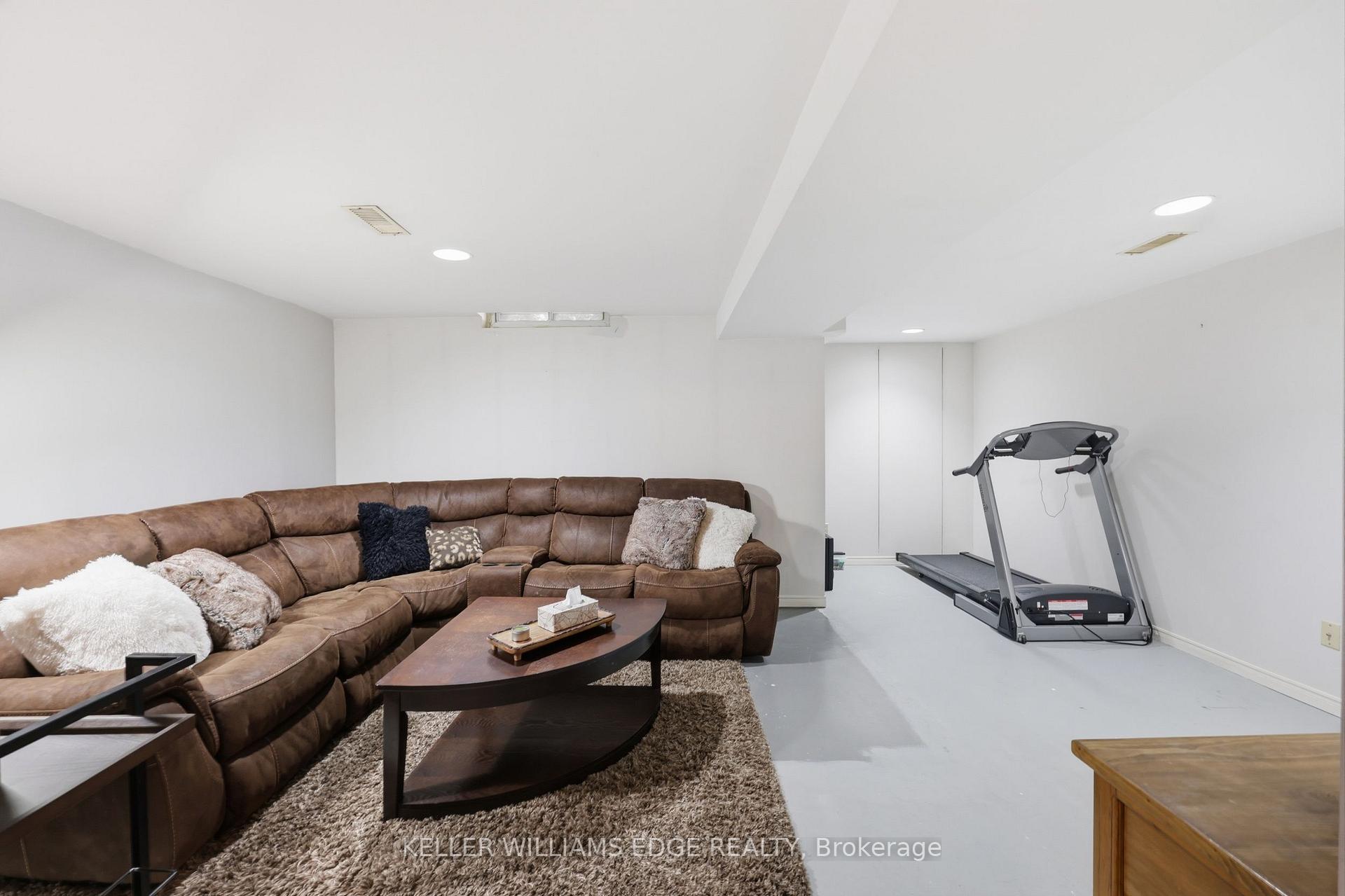 Photo 29 of 25 Flint Drive, Kitchener, Alpine — HOMEH