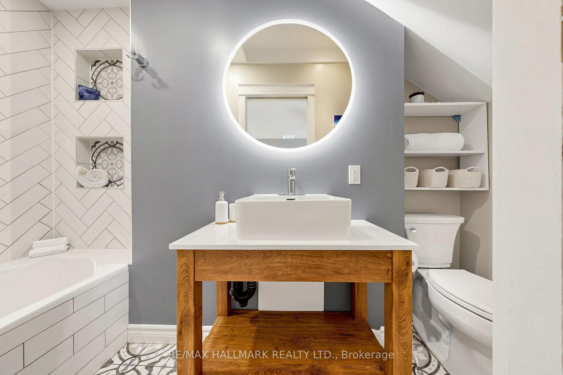 Photo 16 of 47 Glenmore Road, Toronto, Woodbine Corridor — HOMEH