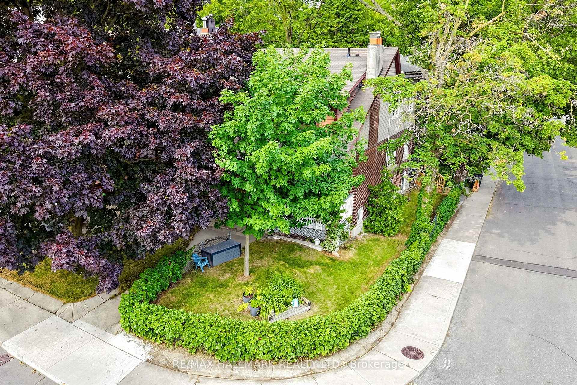 Photo 39 of 47 Glenmore Road, Toronto, Woodbine Corridor — HOMEH