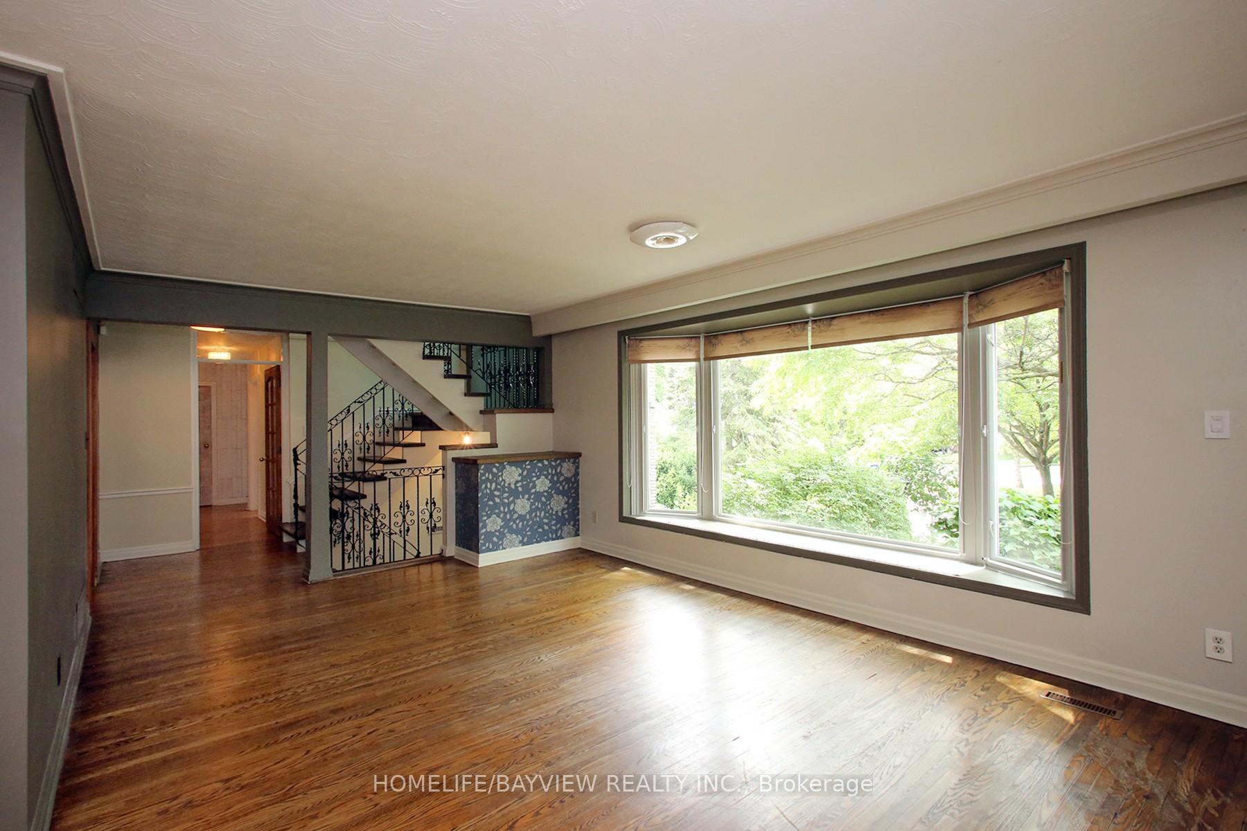 Photo 5 of 38 Christman Court, Markham, Markham Village — HOMEH