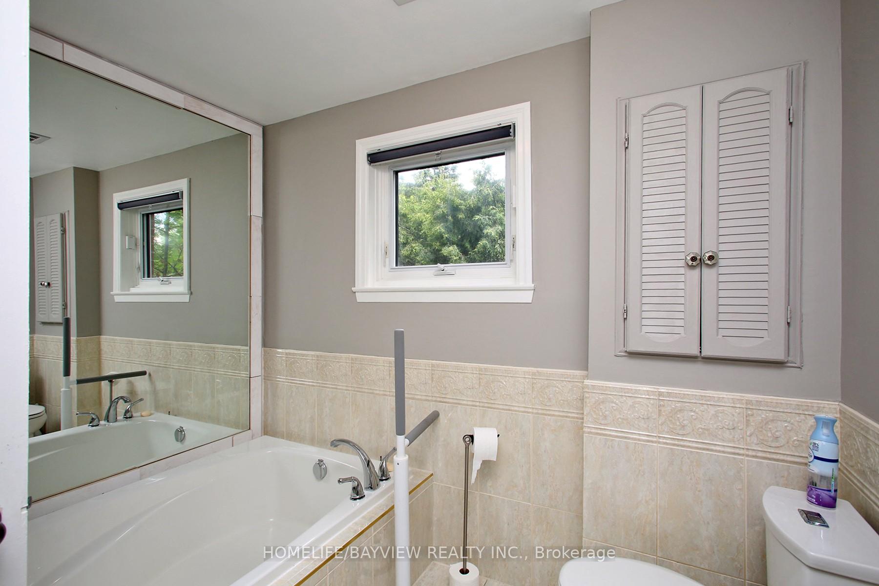 Photo 20 of 38 Christman Court, Markham, Markham Village — HOMEH