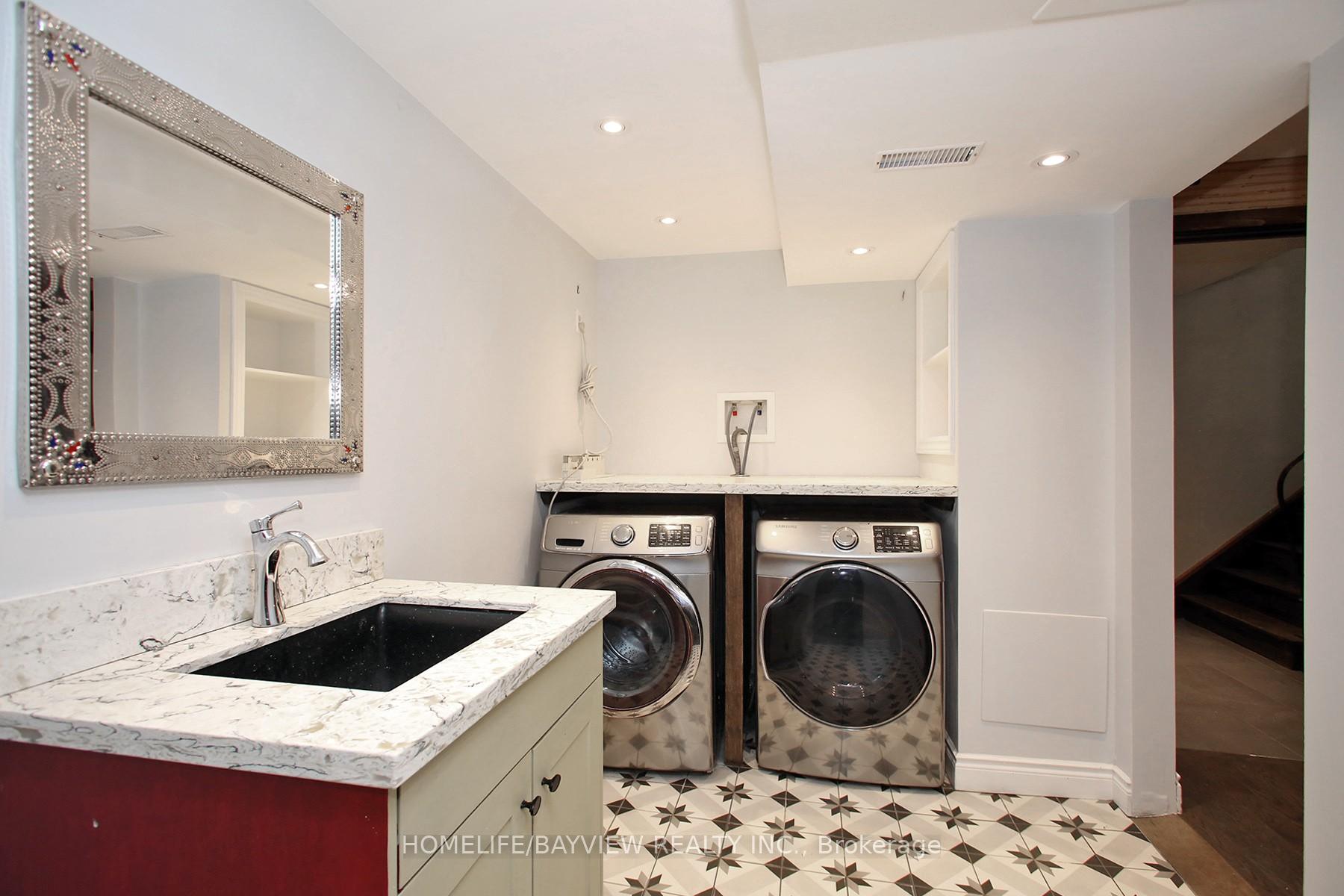 Photo 30 of 38 Christman Court, Markham, Markham Village — HOMEH