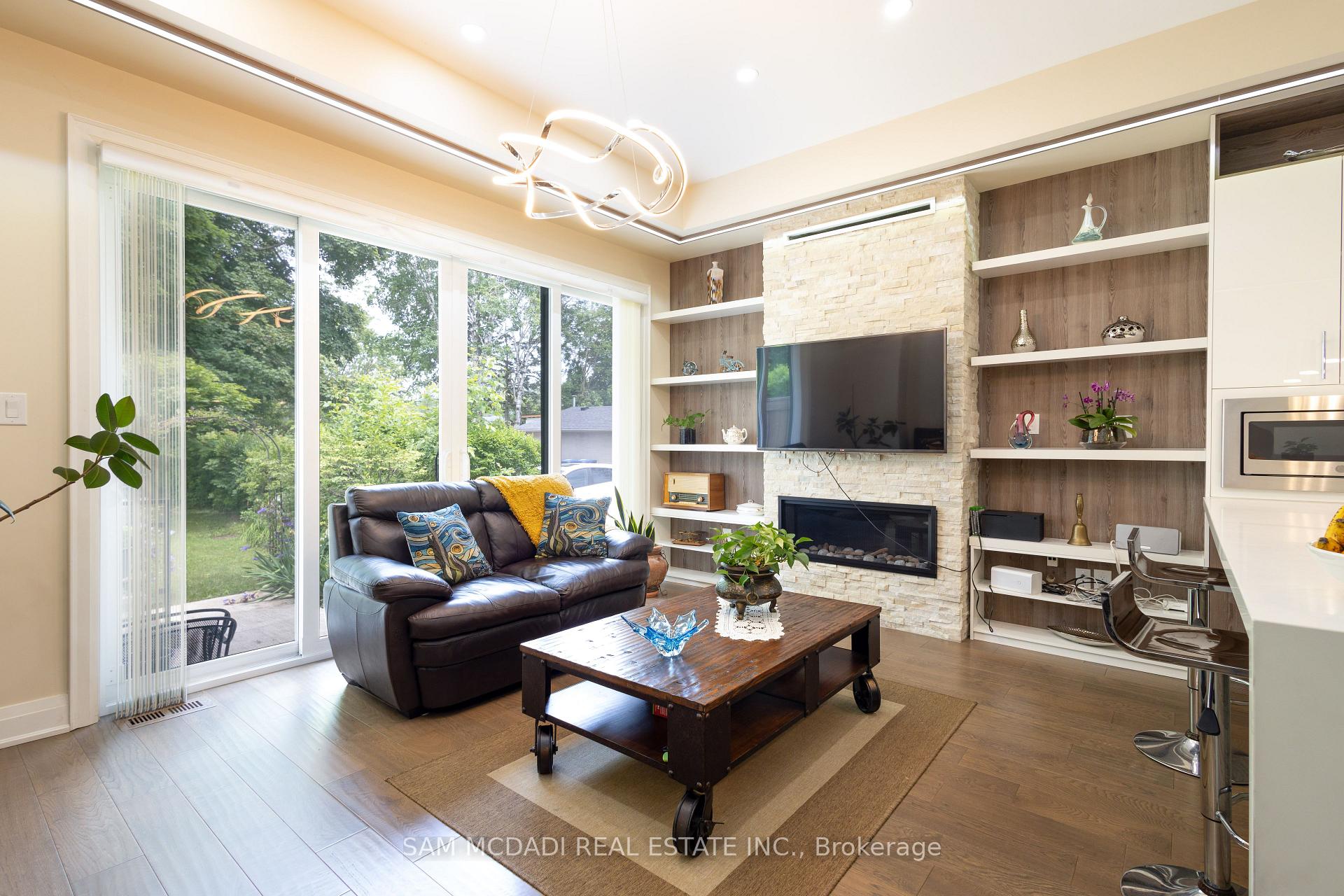 Photo 7 of 35A Broadview Avenue, Mississauga, Port Credit — HOMEH
