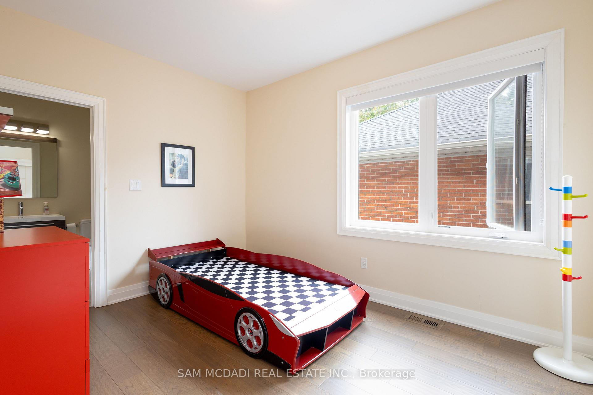 Photo 17 of 35A Broadview Avenue, Mississauga, Port Credit — HOMEH