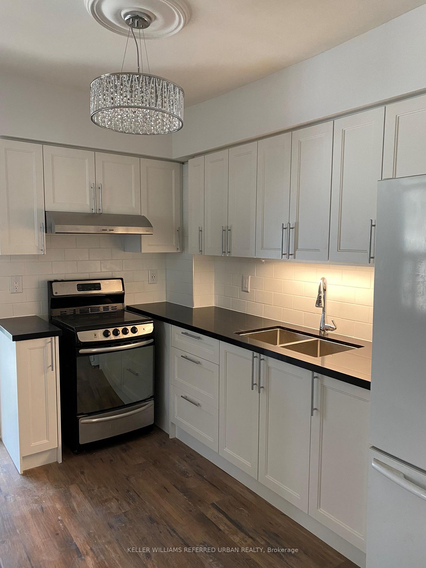 Photo 5 of Unit Main floor, 9 Clinton Place, Toronto, Palmerston-Little Italy — HOMEH