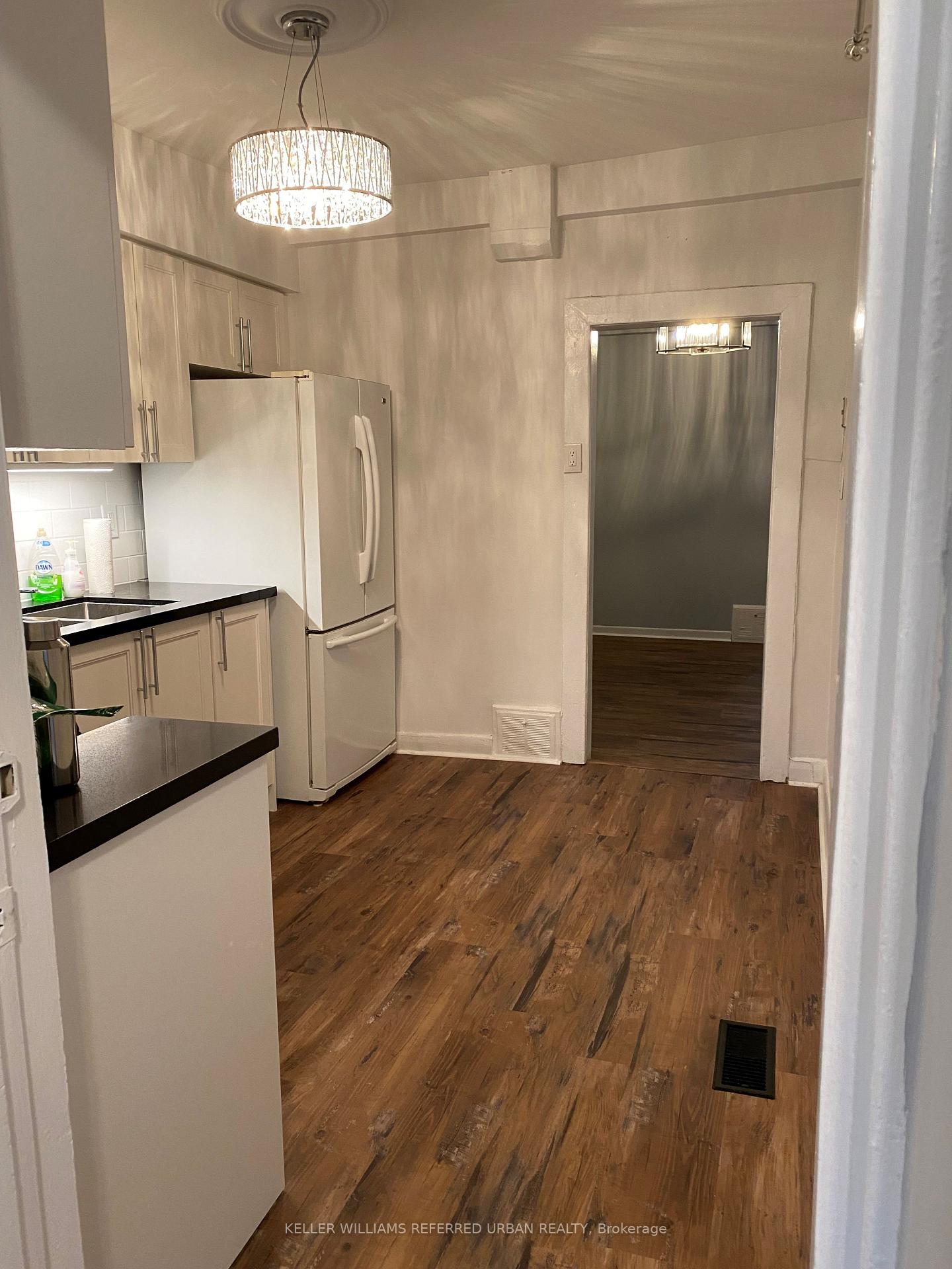 Photo 6 of Unit Main floor, 9 Clinton Place, Toronto, Palmerston-Little Italy — HOMEH