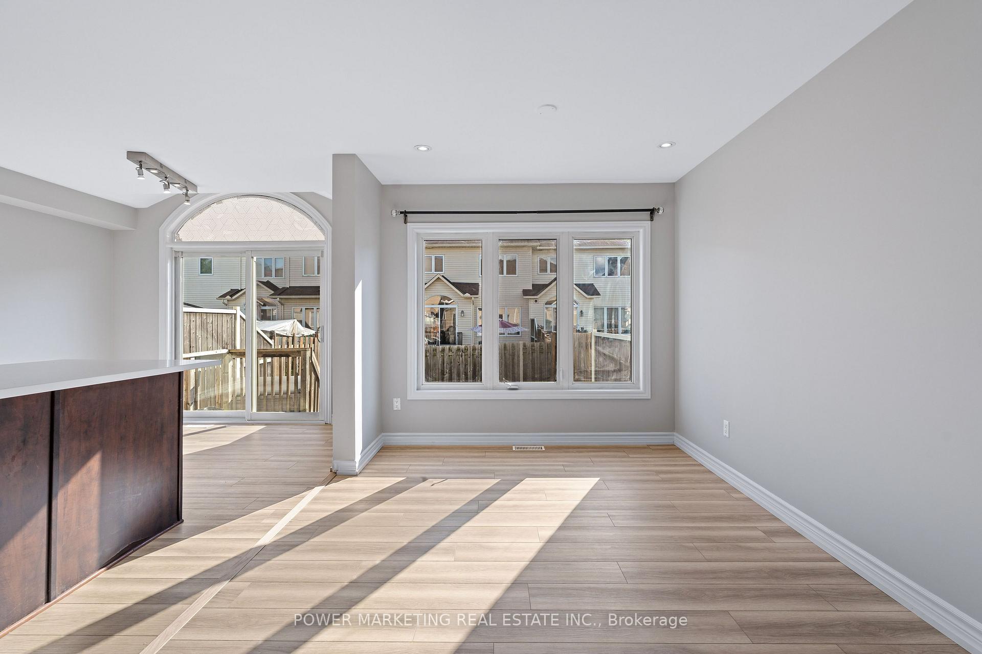 Photo 5 of 245 Silvermoon Crescent, Ottawa, Avalon East — HOMEH