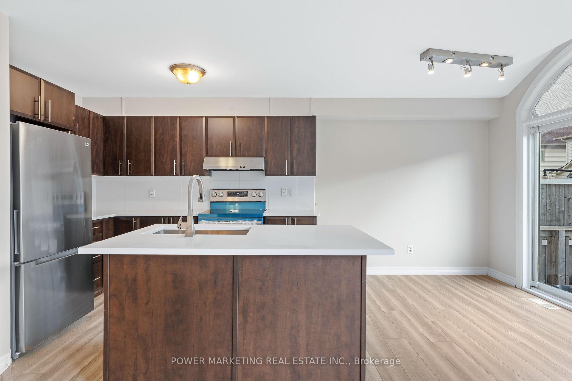 Photo 8 of 245 Silvermoon Crescent, Ottawa, Avalon East — HOMEH