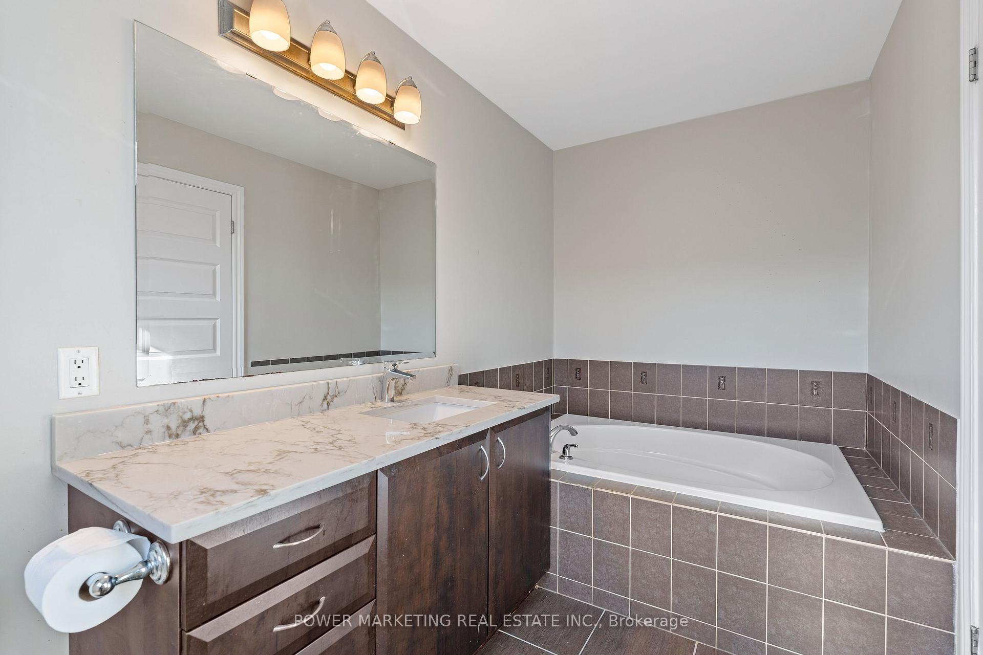 Photo 20 of 245 Silvermoon Crescent, Ottawa, Avalon East — HOMEH