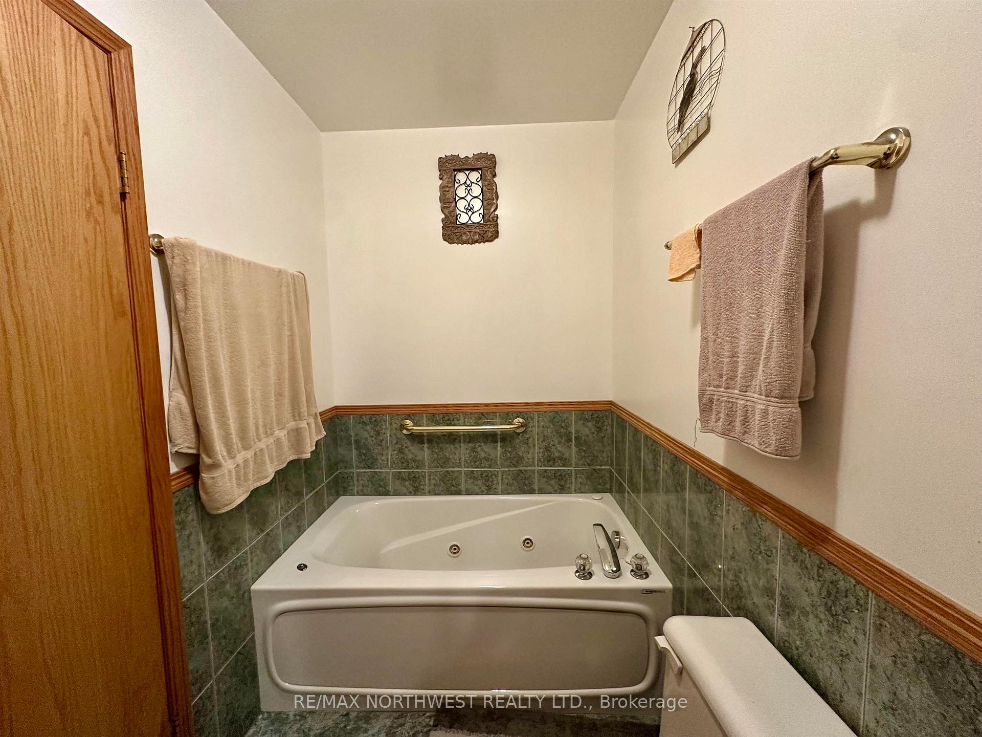 Photo 10 of 1308 Eighth Street North, Kenora, Evergreen — HOMEH