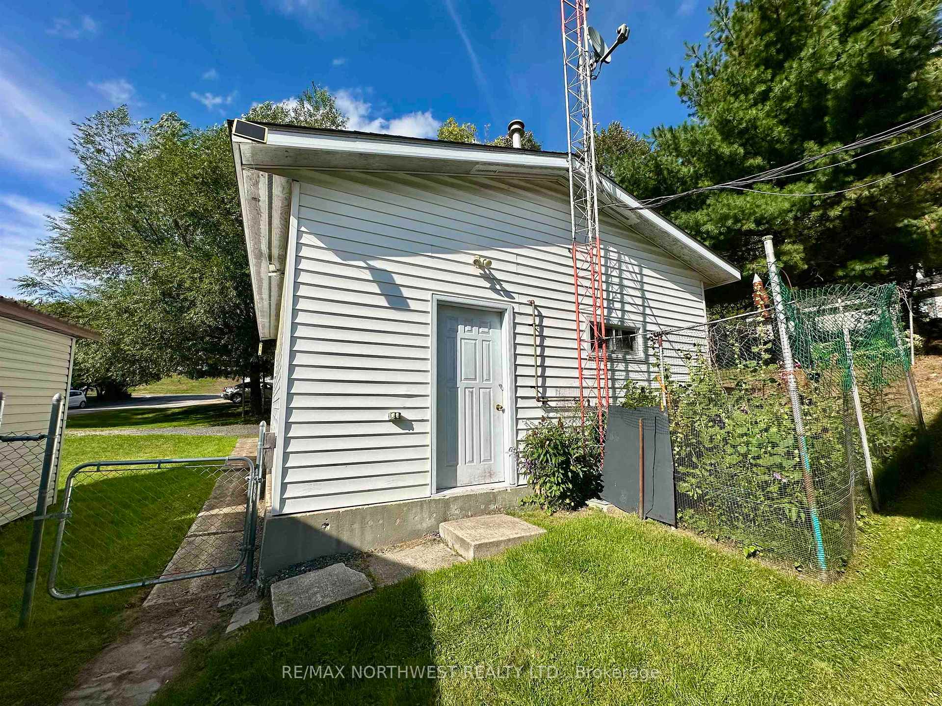Photo 31 of 1308 Eighth Street North, Kenora, Evergreen — HOMEH