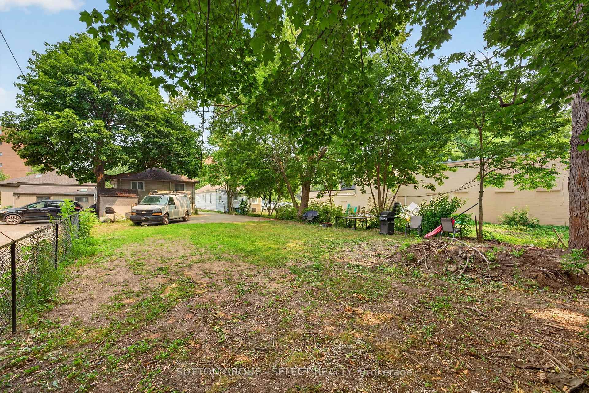 Photo 16 of 433 South Street, London, East K — HOMEH