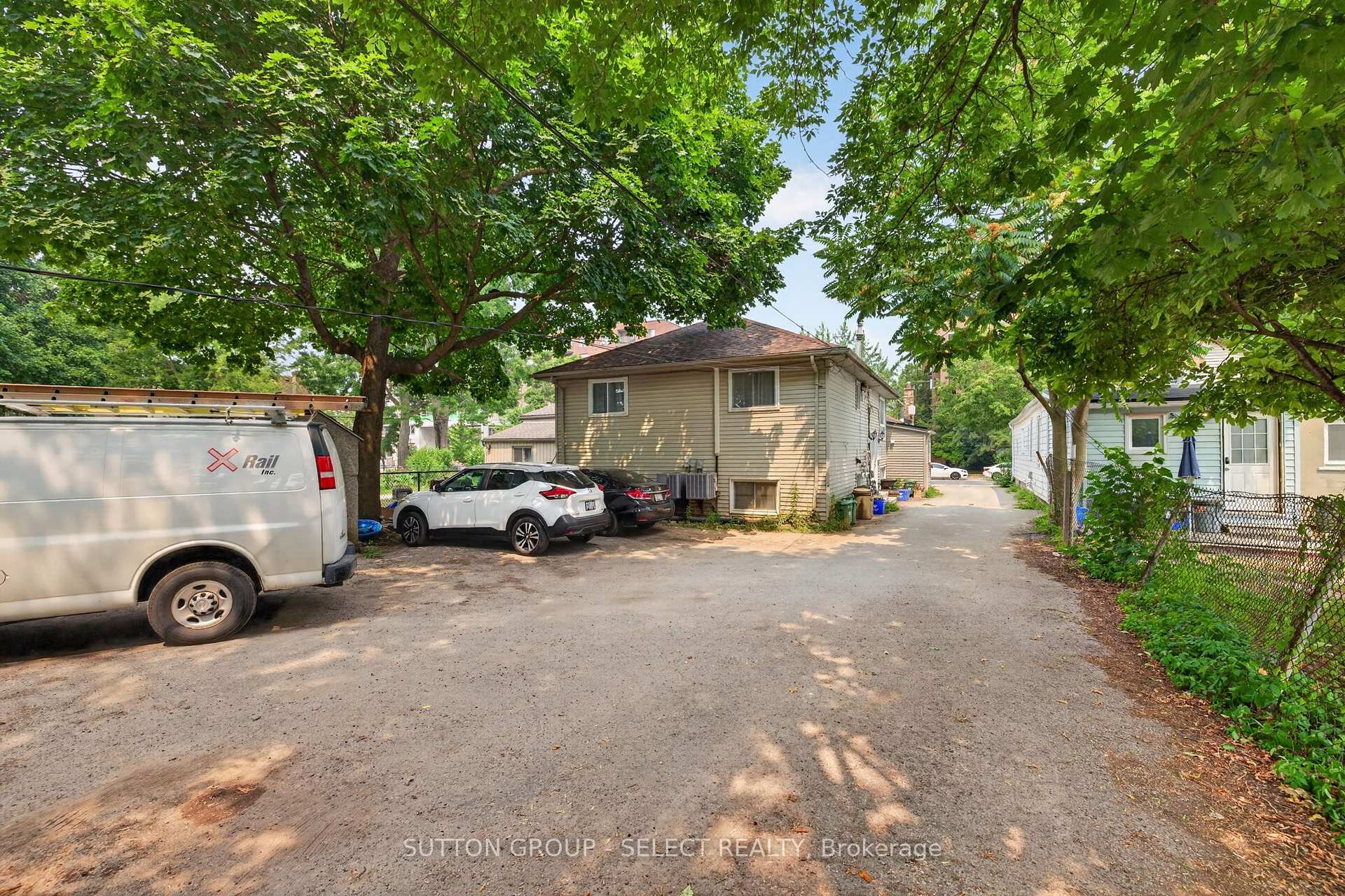 Photo 17 of 433 South Street, London, East K — HOMEH
